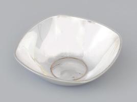 Ezüst (Ag) tálka, jelzett, d: 11 cm, nettó 85g