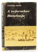 Antalffy Gyula: A reformkor Balatonja. Utazások a Múltban és a Jelenben. Bp.,1984.,Panoráma, 142 p. Fekete-fehér szövegközti illusztrációkkal. Kiadói egészvászon-kötés, kissé szakadt, kopott kiadói papír védőborítóban.