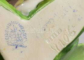 Herendi rózsa. Kézzel festett, jelzett, apró lepattanásokkal, 8 cm