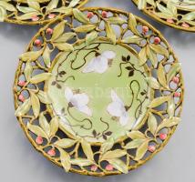 cca 1880/90 Rudolf Ditmar fajansz süteményes készlet. 6 db tányér, egy sütemény kínáló. XIX. sz. Kéz...