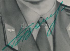 Borisz Volinov (1934- ) szovjet űrhajós aláírása képen / Signature of Boris Volinov (1934- ) and Sov...