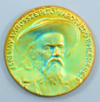 ~2000. "Zsolnay Városszépítő Városvédő Emlékérem / Pécs Város Szépítéséért és Védelméért" eozin mázas porcelán plakett, d: 10 cm