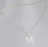 Ezüst (Ag) kerek ankerszemes nyaklánc, köves M medállal, jelzett, h: 40 cm, bruttó 8,7g