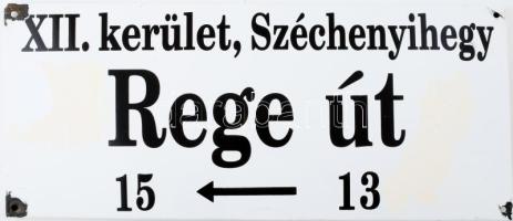 cca 1980/90 Nagyméretű zománcozott fém utcatábla, "XII. kerület, Széchenyihegy Rege út 15-13" felirattal, kisebb zománchibával, festéknyommal, 30x70 cm