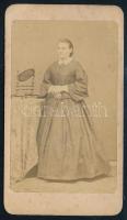 cca 1865 Hölgy portréja. Vizitkártya Baksa Lajos szatmarti műterméből, folttal, 10,5x6 cm