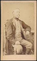 cca 1865 Férfi portré. Vizitkártya London Z. unghvárti műterméből, 10,5x6 cm