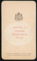 cca 1865 Fiatal férfi portréja. Vizitkártya Letzter L. kassai műterméből, címeres versoval, kopott, ...