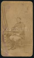 cca 1870 id. Zakkay Ferenc (?-1876) katona, 1848-as honvéd, Gyöngyös város kapitánya, vizitkártya Schönwald B. S. (előbb Licskó) gyöngyösi műterméből, a hátoldalon feliratozva, viseltes állapotban, 10x6 cm (Ritka műterem!)