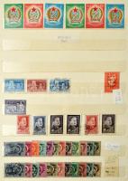 1945-1959 Főleg bélyegzett másodgyűjtemény kevés sorral, blokkal, 12 lapos nagy berakóban