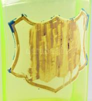 Uránnal színezett patikai üveg. cca 19. sz. utolsó harmada, kopással, szájánál repedésvonallal, m: 2...