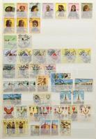 Afrikai országok A-Z érdekes sok ezer darabos főleg bélyegzett anyag, régi és modern bélyegek, kivágások, néhány blokk stb. világgyűjtemény, összeállítás fejlesztéshez ajánljuk, 4 db 30 lapos + 1 db 16 lapos jó állapotú A4-es berakóban, dobozban / Africa countries A-Z, interesting large material, mostly used old and modern stamps, cuttings, blocks in 5 A/4 stockbooks, housed in a box.