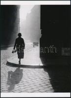 cca 1933 Kinszki Imre (1901-1945) budapesti fotóművész hagyatékából 1 db modern nagyítás, jelzés nélkül (Ellenfényben), 21x15 cm