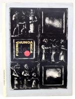 Forma Hungarica. Mai magyar iparművészet. Bp.,1974, Magyar Helikon. Gazdag képanyaggal illusztrált. Benne Gádor István, Csekovszky Árpád, Bod Éva, Gorka Géza, Gorka Lívia, Kovács Margit, Kiss Roóz Ilona, Schrammel Imre és mások munkáival illusztrált. Kiadói kartonált papírkötés, kopott, kissé szakadt kiadói papír védőborítóban.