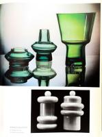 Forma Hungarica. Mai magyar iparművészet. Bp.,1974, Magyar Helikon. Gazdag képanyaggal illusztrált. ...