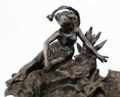 cca 1910, Nőalakkal és puttó figurával díszített levéltartó / ékszertartó, öble nád- és halfigurákka...