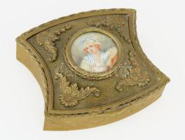 cca 19. sz. vége, Ékszerdoboz, kézzel festett női portréval, belül bársonybéléssel, 9x10,5 cm