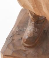 MA jelzéssel: Pipázó mester. Faragott fa, kis kopással, m: 48 cm