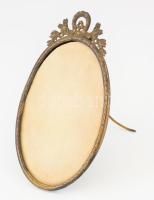 Faszenes vasaló, benne sérült ráccsal, tetején belül jelzett, fa fogóval, 19x21 cm