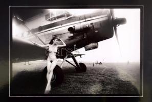 Aktfotó-album 26 db fekete-fehér fotóval, Hugo Schöpf osztrák fényképész felvételei, 24x17,5 cm mére...