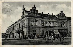 1938 Beregszász, Beregovo, Berehove; Grand Szálloda, Dobos parfüméria, Corso Mozgó (mozi), üzletek, kerékpár. Schönberger kiadása / hotel, perfumery, cinema, shops, bicycle + "1938 Beregszász visszatért" So. Stpl. (fl)