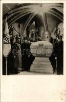 1938 Kassa, Kosice; Rákóczi fejedelem sírja katonai díszőrséggel. Foto Ginzery S. 11., Vitéz A. kiadása / tomb of Francis II Rákóczi with military guard of honor + "1938 Kassa visszatért" So. Stpl. (fl)