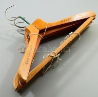 5 darab márkázott ruhafogas a szocialista időkből, Vörös Október, Május 1 Ruhagyár, stb.