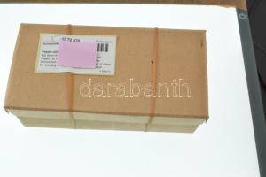 Egy doboznyi vegyes tétel, benne külföldi érmék, magyar- és külföldi kitüntetések, jelvények, régi k...