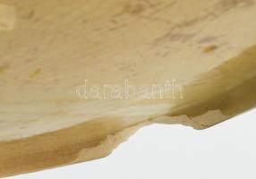 Schütz Cilli majolika dísztál. Jelzése nem látszik, sérült, restaurált, d: 35 cm /// KIZÁRÓLAG SZEMÉ...