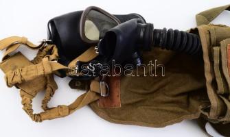 Olasz M59 gázálarc, szűrővel, eredeti táskájával (szimatszatyorral) / Italian M59 gas mask with filt...