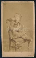 cca 1875 Kislány portréja Vizitkártya Heller József budapesti műterméből, folttal, 10,5x6,5 cm