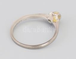 Fehérarany (Au) gyűrű, 14k, 0,1ct gyémánttal, jelzett, m: 55, bruttó 2,2g