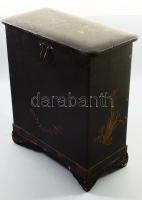 Antik japán kabinet szekrényke. Kézzel festett lakk, fém veretekkel, 1868-1912 között, Meiji korszak...