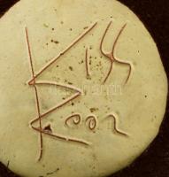 Kiss Roóz Ilona (1920-2010): Fuvolázó angyalka váza. Jelzett, hibátlan, m: 22 cm