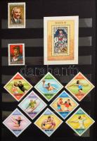 Magyar gyűjtemény az 1960-as, 1970-es évekből + külföldi hobbi gyűjtés 3 db A4 vagy nagyobb és 10 db...