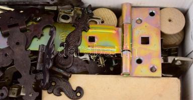 Sok vegyes, bútorzár, vasalat, újszerű állapotban, kb. 30 db