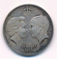 Hollandia 1966. "Beatrix és Claus" kétoldalas, jelzetlen Ag házzasági emlékérem (7,63g/0.925/25mm) T:XF-VF, patina Netherland 1966. "Beatrix and Claus" two-sided, unmarked Ag marriage commemorative medallion (7,63g/0.925/25mm) C:XF-VF, patina