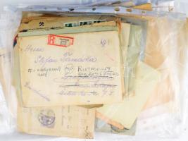 ca 1900-1940 Borsod megyei nyomtatványok, reklámok, okmányok gyűjteménye egy mappában, sok fejléces számla, stb