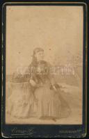 cca 1880-1890 Fiatal lány portréja, vizitkártya Veress Ferenc (1832-1916) kolozsvári műterméből, kissé viseltes, foltos, 10,5x6,5 cm
