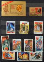 3 db A/4 és kb 40 db kis és közepes berakó, külföldi posták ajándékai egy magyar postai vezetőnek kb...