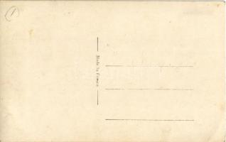 Francia hölgy / French lady. SAPI photo (fl)