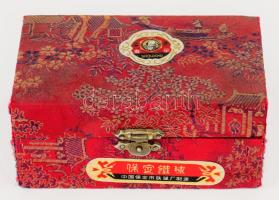 Csikung golyók, kopott dobozban