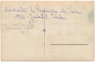 1935 Alsójára, Jára, Iara de Jos; földműves asszonyok és gyerekek / peasant women and children. phot...