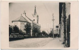 1943 Vulkán, Zsilyvajdejvulkán, Jiu-Vaidei-Vulcan, Vulcan; Biserica grec. catolica si romano catolica / Görög katolikus és római katolikus templom / Greek Catholic and Roman Catholic church. photo + "CENZURAT PETROSENI" (EB)