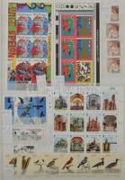 Szép színes tartalmas vegyes külföldi modern anyag 30 lapos jó A4 Lindner berakóban nagyon sok tenge...