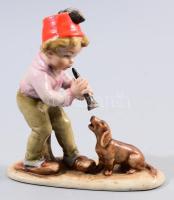 Lippelsdorf Wagner &amp; Apel Bertram Kutyát hergelő oszmán fiú figura. 1935-1951 között, jelzett, kézzel festett, hibátlan, m: 11,5 cm