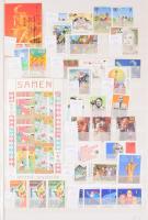 Szép színes tartalmas vegyes külföldi modern anyag 30 lapos A4 berakóban sok tengerentúlival, benne ...