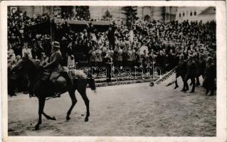 1940 Kolozsvár, Cluj; bevonulás, Horthy Miklós és Purgly Magdolna / entry of the Hungarian troops, Regent Horthy and his wife