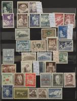 Osztrák gyűjtemény 1945-1990 berakóban, benne teljes sorok, jó darabok (Mi EUR ca. 1.200,-)