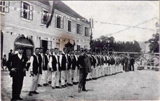 Ogulin, Horvát Szokol nyilvános gyakorlata, vendégfogadás a vasútállomáson / Javna vjezba Hrvatski Sokola, Docek gostiju / Public Exercise of the Croatian Sokol, Guest Reception at the railway station (fl)