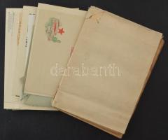 Kis vegyes tétel, benne kivágások, bélyegzés nélküli FDC-k, magyar és külföldi bélyeges 2 kis berakó...